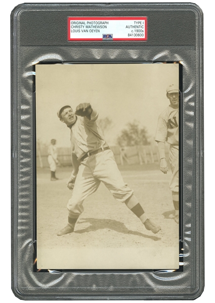 IMPORTANT 1900S CHRISTY MATHEWSON ORIGINAL PHOTOGRAPH BY LOUIS VAN OEYEN USED FOR BOTH HIS 1911 M110 SPORTING LIFE CABINET & 1913-15 PINKERTON CARDS! - PSA/DNA TYPE I