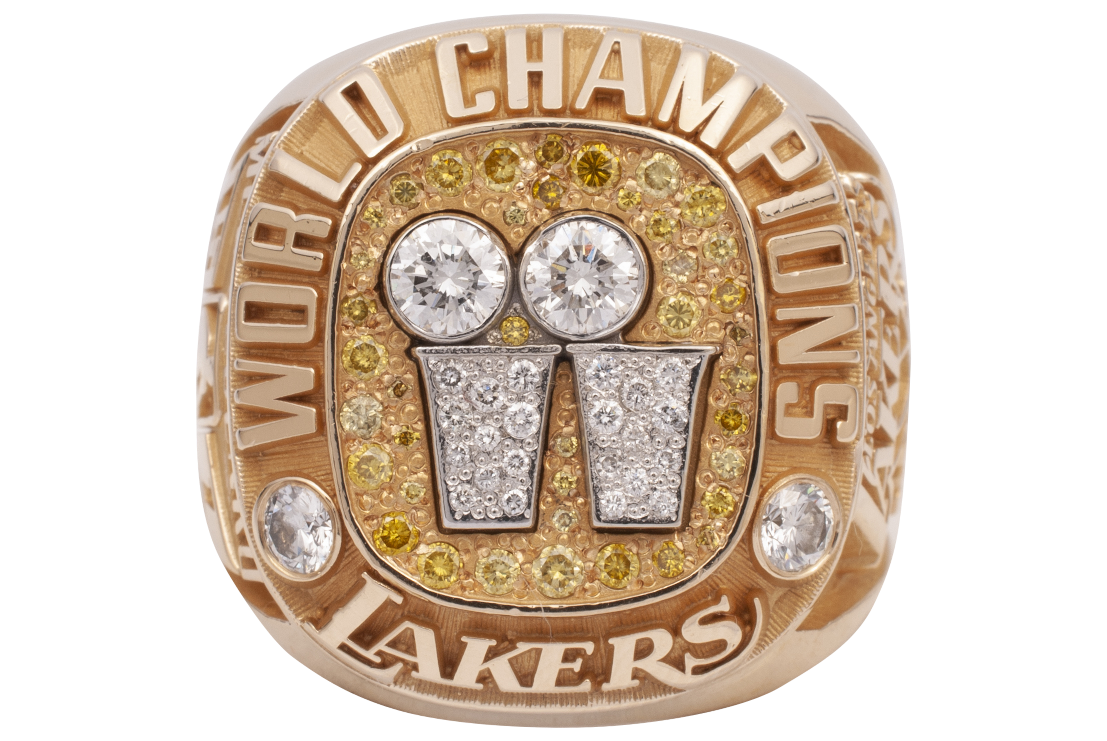 Kobe Bryant's 2000 Lakers NBA Title Ring, Game-Worn Shoes, More to