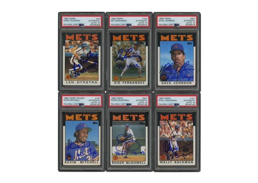 N.Y. METS 1986 WORLD CHAMPIONS LOT OF (12) 1986 TOPPS SIGNED CARDS INCL. GOODEN, STRAWBERRY, DYKSTRA, K. MITCHELL, M. WILSON, DAVEY JOHNSON, ETC. - ALL PSA AUTHENTIC, PSA/DNA 10 AUTOS