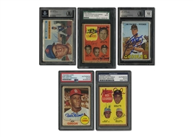 HOF PITCHERS LOT OF (5) SIGNED 1956-68 TOPPS CARDS INCL. 62 FORD/BUNNING AL WINS LEADERS (SGC), 67 PALMER & 56 LEMON (BECKETT), AND 62 SPAHN & 68 GIBSON (PSA/DNA) - 9 TOTAL AUTOS.