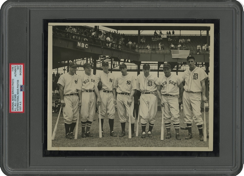 1937 AMERICAN LEAGUES BEST ALL-STARS ORIGINAL PHOTOGRAPH PLUS 1937 MLB ALL-STAR GAME TICKET STUB - PHOTO PSA/DNA TYPE I, TICKET PSA FR 1.5