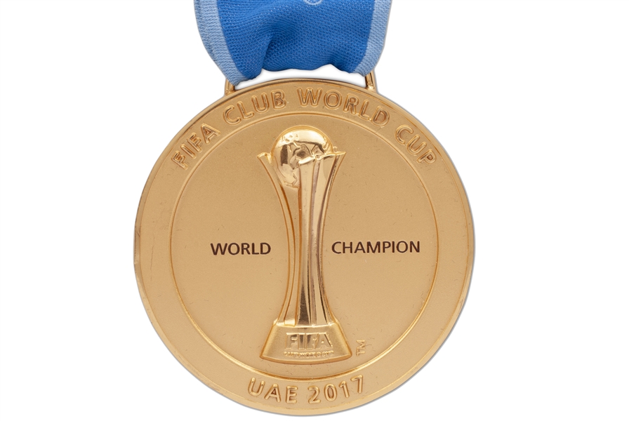 2017 FIFA CLUB WORLD CUP (HOSTED IN U.A.E.) GOLD WINNERS MEDAL ISSUED TO CHAMPION REAL MADRID