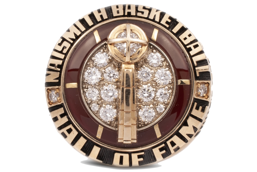 BILL RUSSELLS IMPORTANT 1975 NAISMITH MEMORIAL BASKETBALL HALL OF FAME 14K GOLD RING WITH RUSSELL LETTER