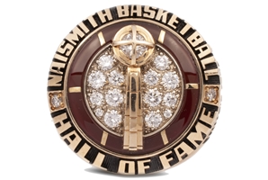 BILL RUSSELLS IMPORTANT 1975 NAISMITH MEMORIAL BASKETBALL HALL OF FAME 14K GOLD RING WITH RUSSELL LETTER