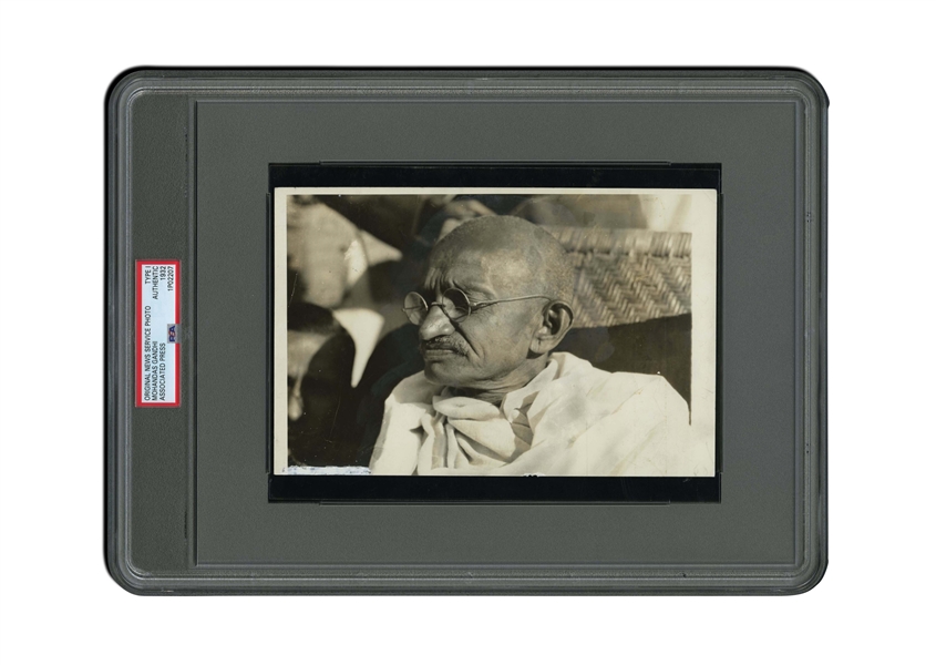 1932 GANDHI CLOSE-UP ORIGINAL PHOTOGRAPH FROM ASSOCIATED PRESS - PSA/DNA TYPE I