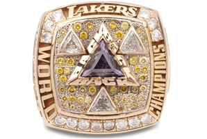 Samaki Walkers 2002 Los Angeles Lakers "Three-Peat" NBA World Champions 14K Gold Ring