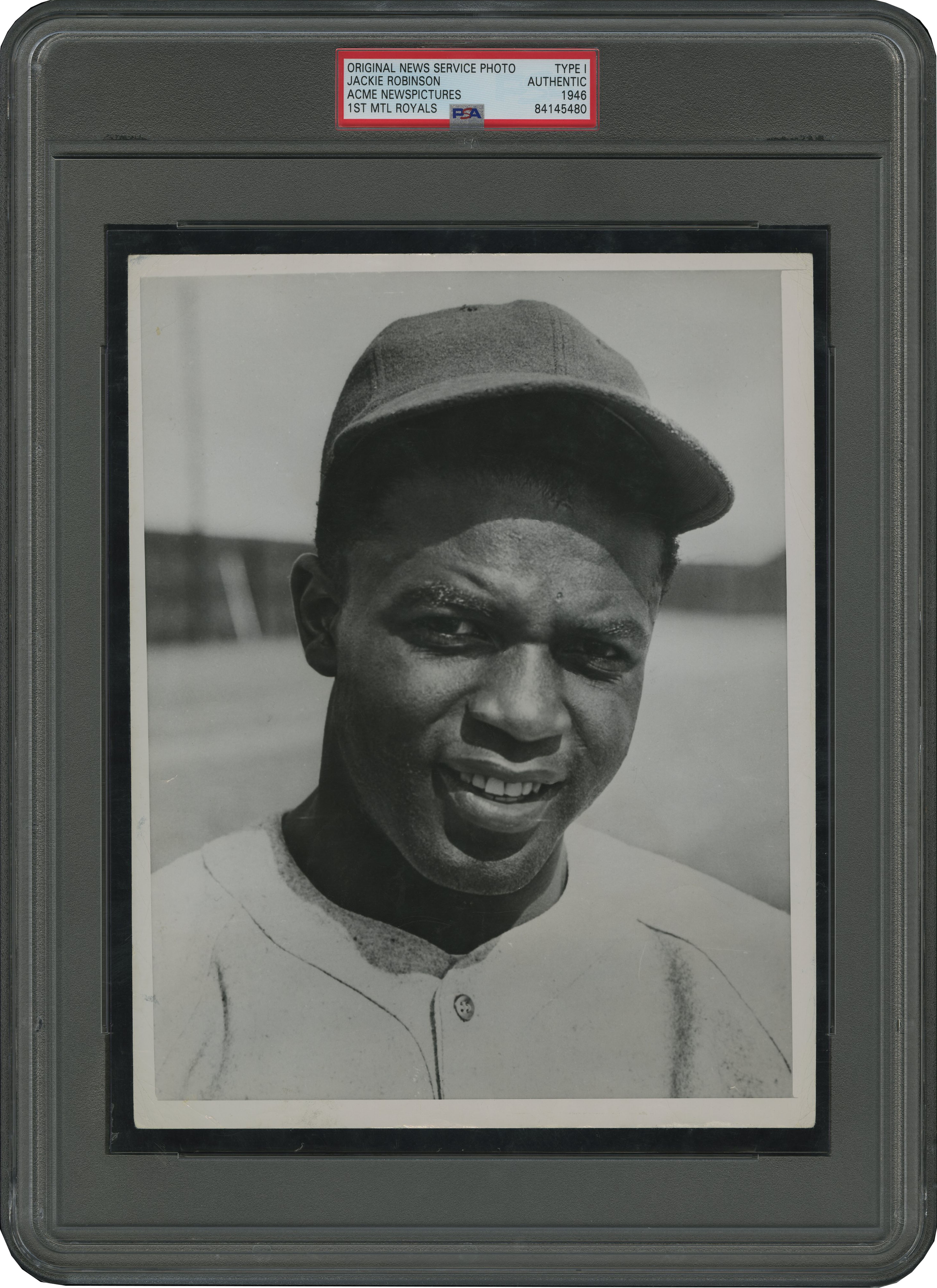 Lot Detail - March 4, 1946 Jackie Robinson Earliest and First Ever Original  Photograph in Organized Baseball! - Taken On The First Day Of Spring  Training With The Montreal Royals - PSA/DNA Type 1