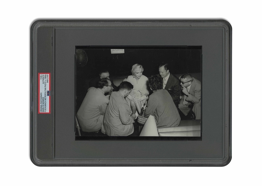 C. 1950s Marilyn Monroe (Surrounded by the Press) Original Photograph by Paul Schumach – PSA/DNA Type 1
