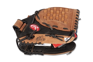 Mike Trout Autographed Rawlings Fielders Glove – JSA LOA