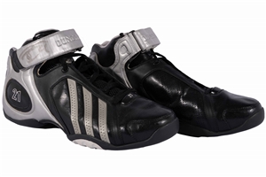 2006-07 Tim Duncan Dual-Signed San Antonio Spurs Championship Season Game Worn Adidas Stealth Duncan Shoes (Playoff Style Colorway) – JSA LOA