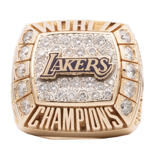 2000 Kobe Bryant Los Angeles Lakers NBA Champions 14K Gold Ring Gifted to His Father Joe "Jellybean" Bryant – Pam Bryant LOA
