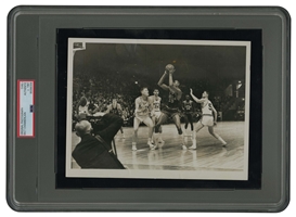 1961 Wilt Chamberlain "4,000 Point Season" Original Photograph – PSA/DNA Type 1