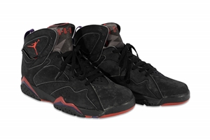 1992 Michael Jordan Autographed Nike Air Jordan VII Player Exclusive Sneakers Issued for Playoffs & 2nd Championship Run – Sports Investors, Bulls and Beckett LOAs